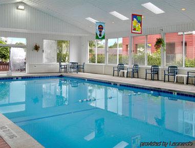 Super 8 Beachfront By Wyndham Mackinaw City, Mi Facilities photo